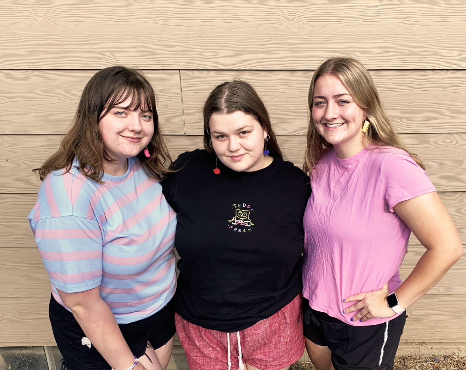Roommates create online earring shop